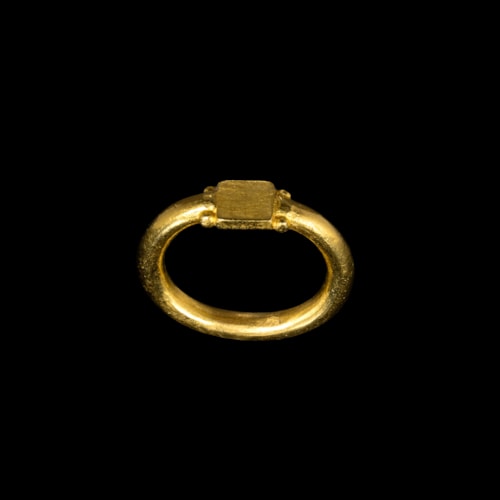 An unusual Late Roman gold ring.